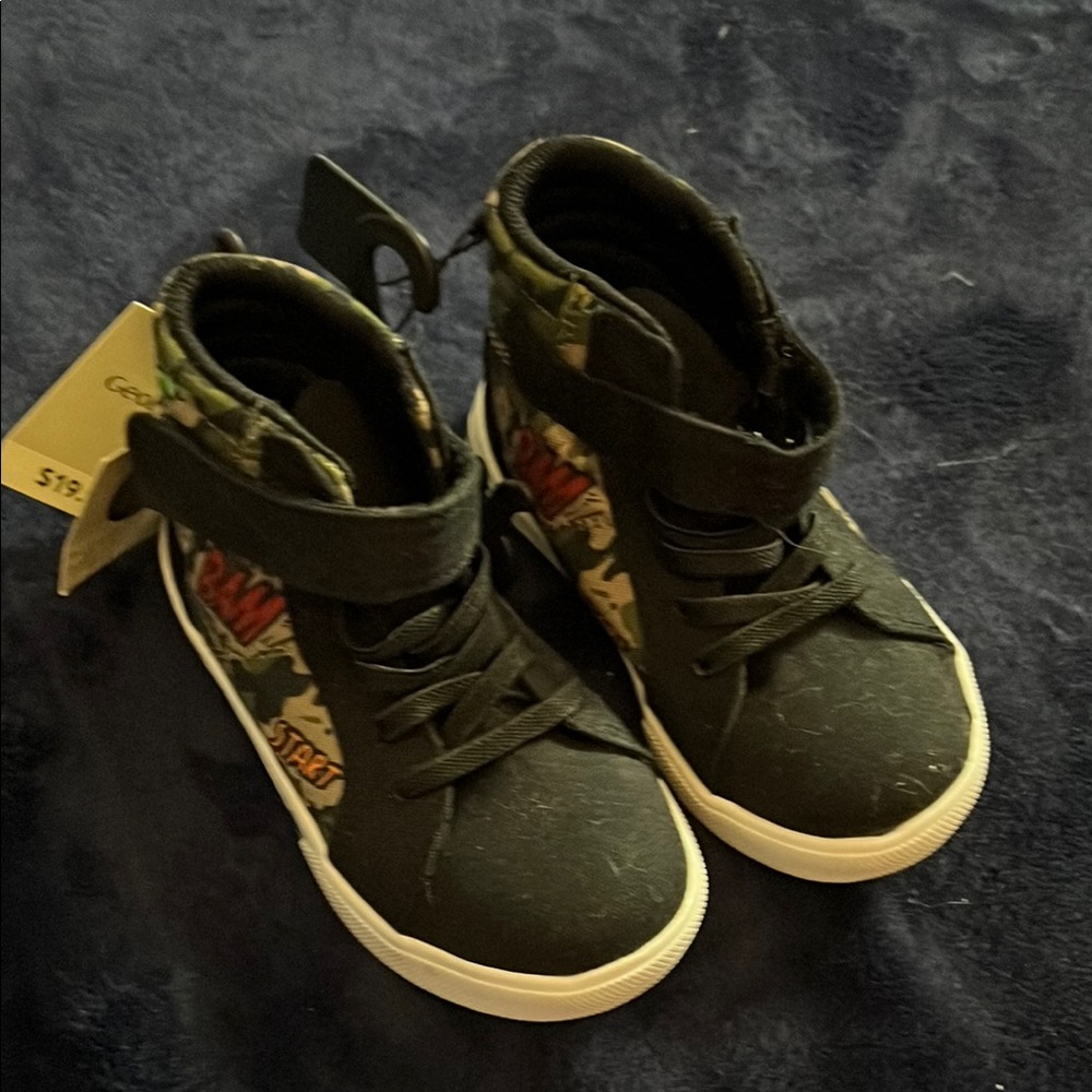 Kids' Camouflage High-Top Sneakers - New*** - Picture 2 of 4